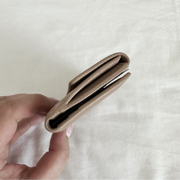 PRADA Vitello Grain Compact Wallet in Cammeo - Picture 6 of 9